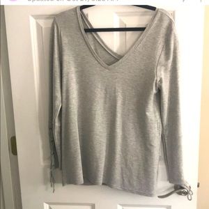 Cupcakes and Cashmere light leather grey top. Size large. NWOT